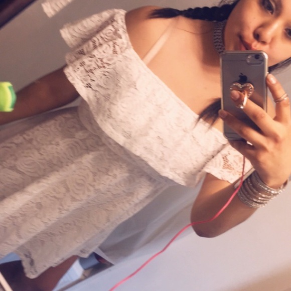 White off the shoulder dress - Picture 3 of 3